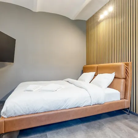 Bright With Free Parking Apartman