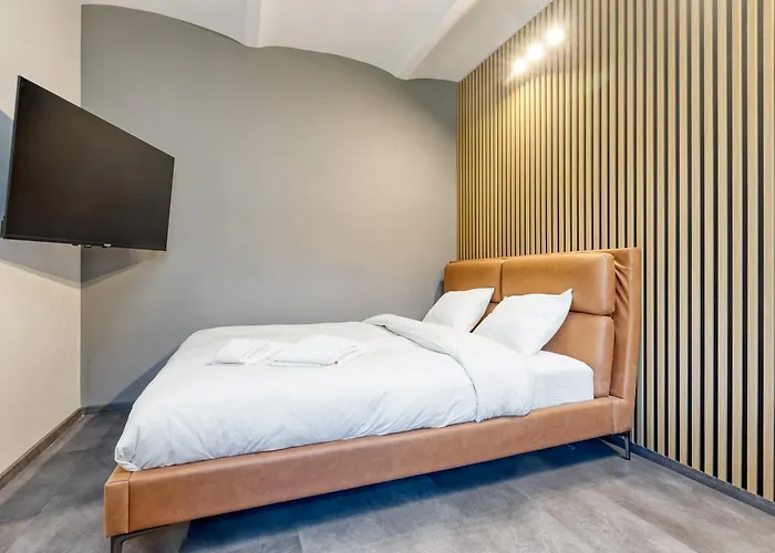 Bright With Free Parking Dzīvoklis